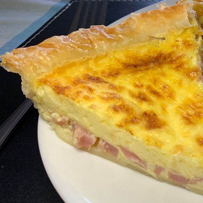 Cheesy Ham Quiche