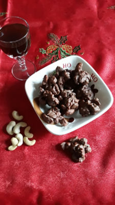 Chocolate Cashew Sultana Clusters
