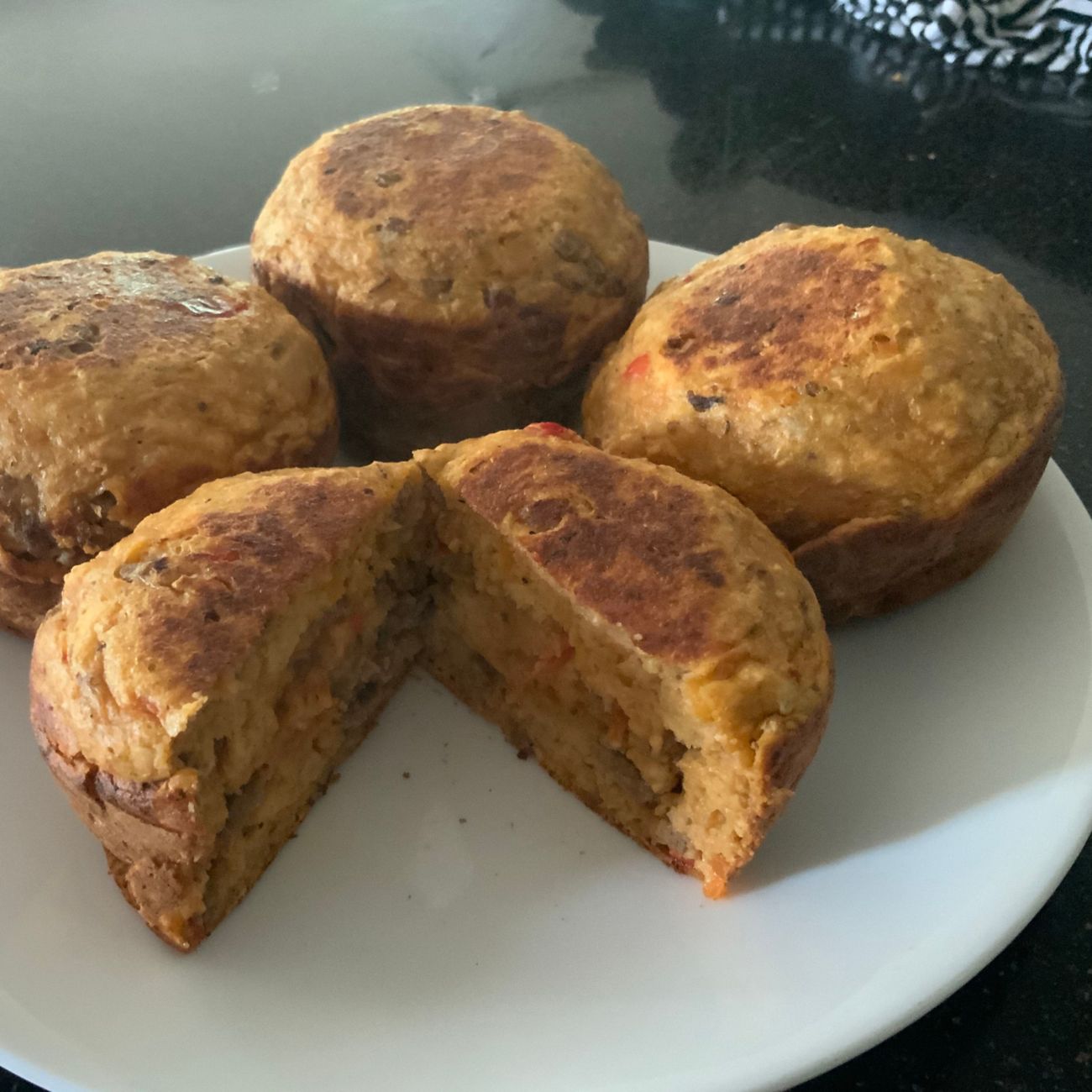 BOLOGNESE MUFFINS (made in pie maker)