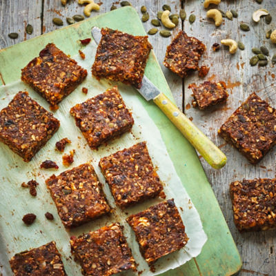 Raw Energy Bars With Dates & Dried Apricots