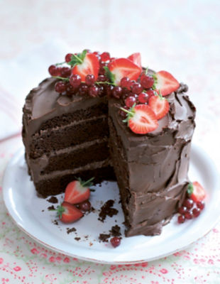 Chocolate Layer Cake With Fresh Berries