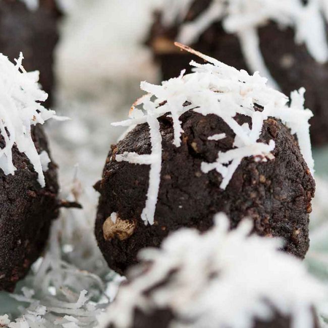 Blackmores Single Origin Cacao and Coconut Balls