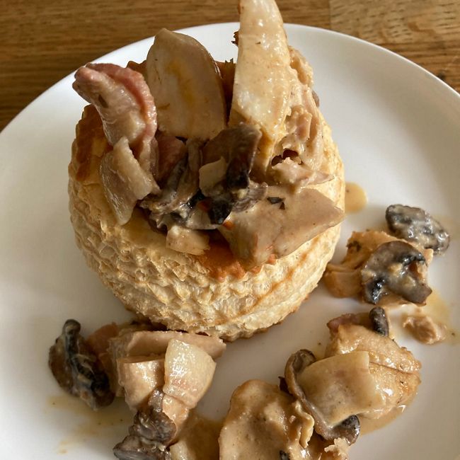 Chicken And Mushroom Vol Au Vents