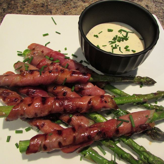 Grilled Prosciutto Wrapped Asparagus