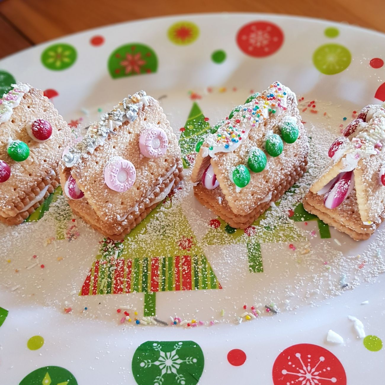 Mini Christmas Cookie Houses