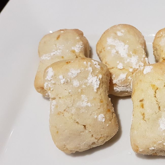 Italian Almond Biscuits *Ricciarelli