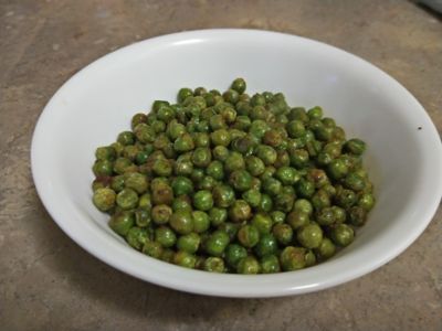 Crunchy chili garlic peas