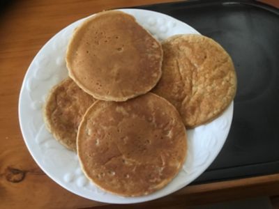 Apple and cinnamon pancakes