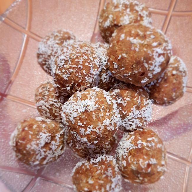 No Bake Carrot Cake Bites